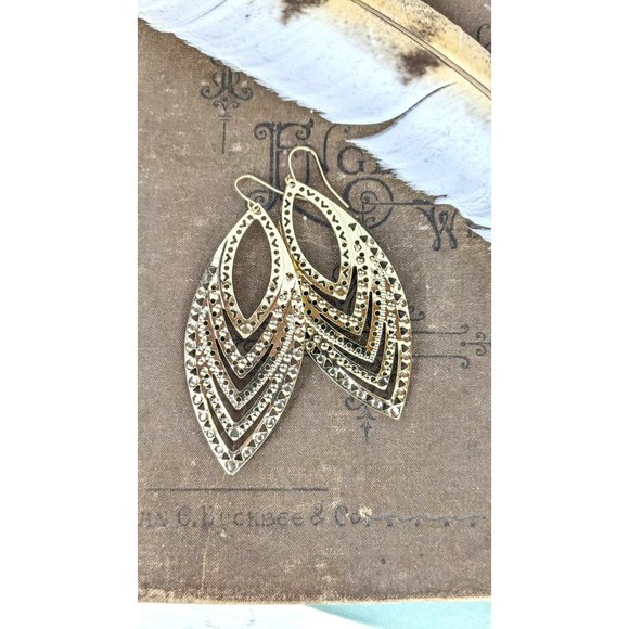 Lightweight gold toned metal feather leaf drop earrings - Picture 2 of 4